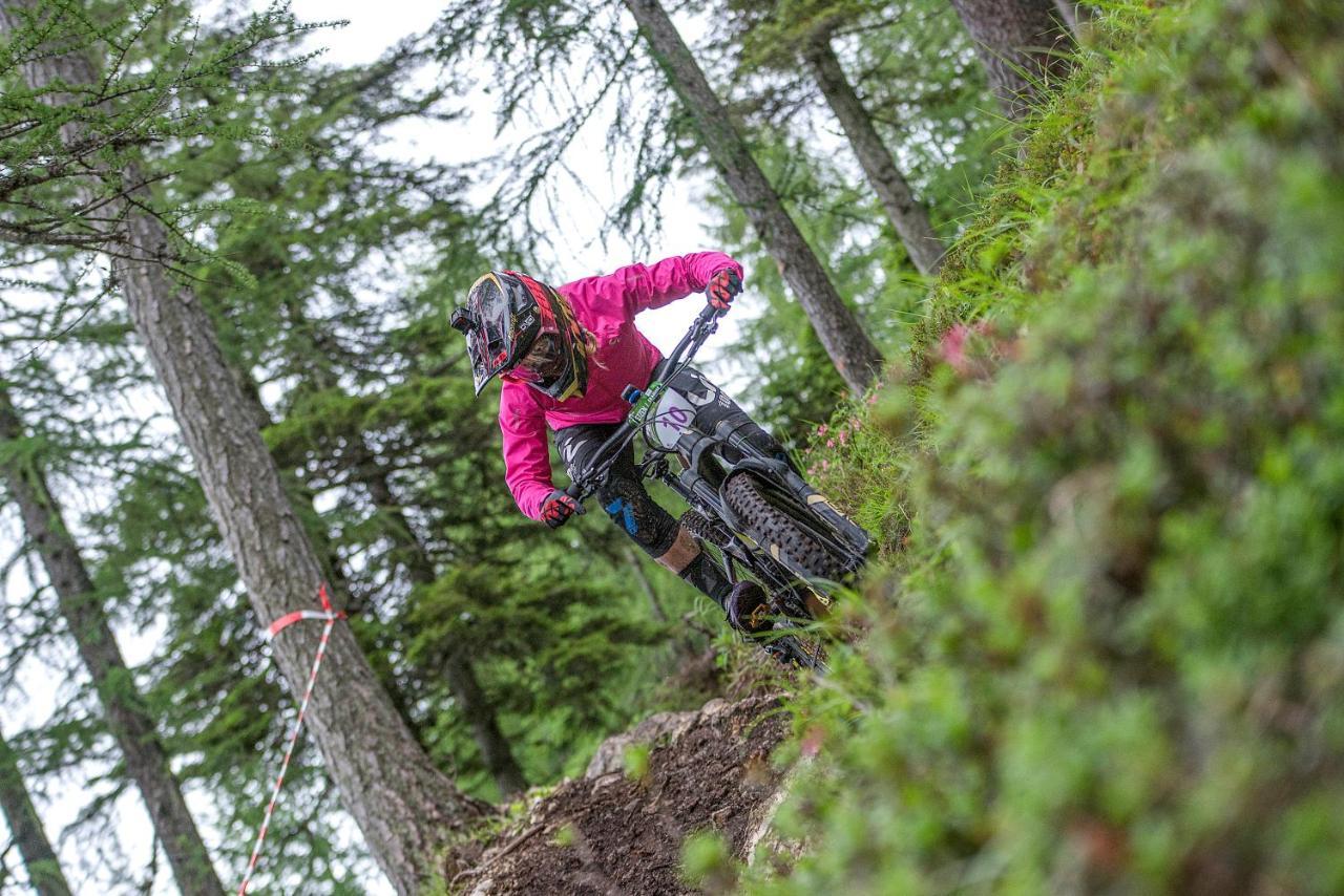 Bikeski Family Hotel, B&B, Apartaments, Rooms Mezica Dış mekan fotoğraf