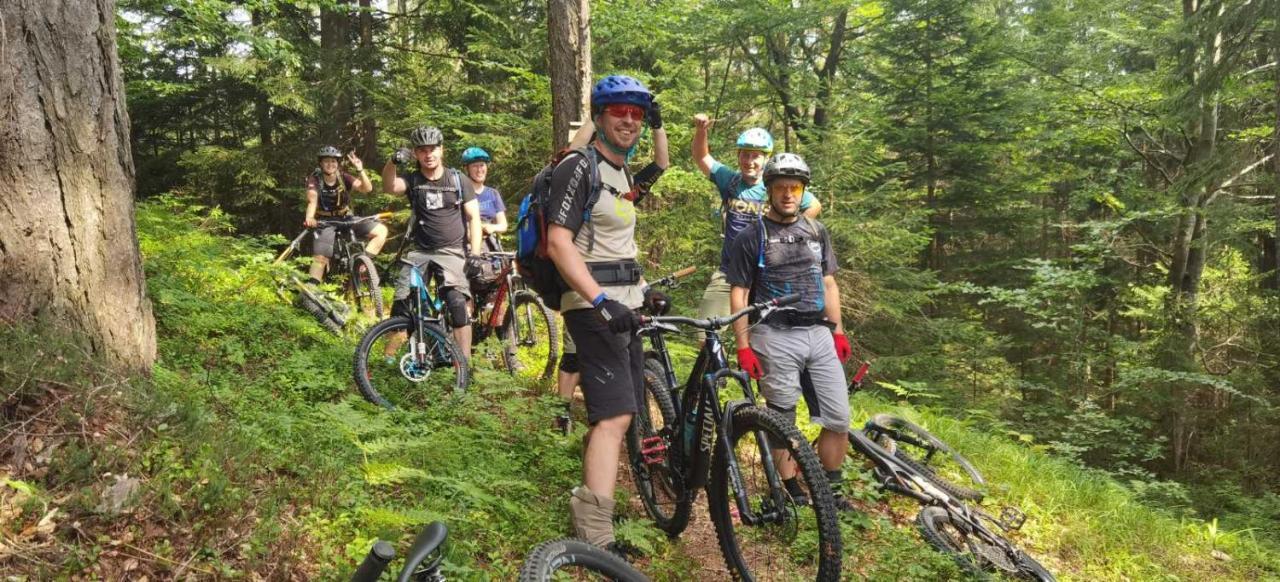 Bikeski Family Hotel, B&B, Apartaments, Rooms Mezica Dış mekan fotoğraf